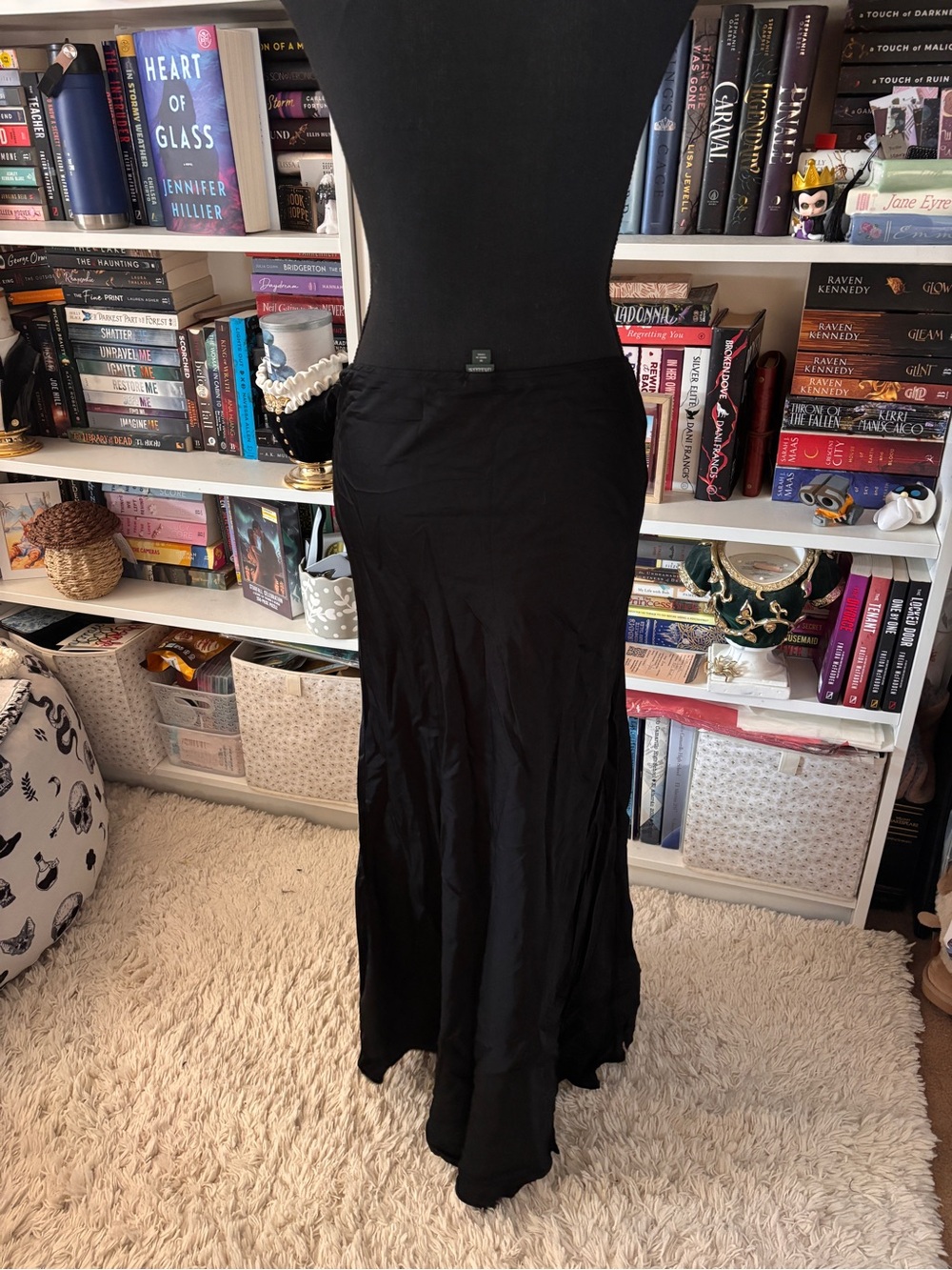 wild fable Black Maxi Skirt - Sleek Full-Length Silhouette - Picture 2 of 3